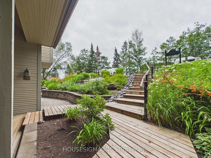 Property Photo: 631 Grandview Hilltop Drive 6 ON P1H 2J5