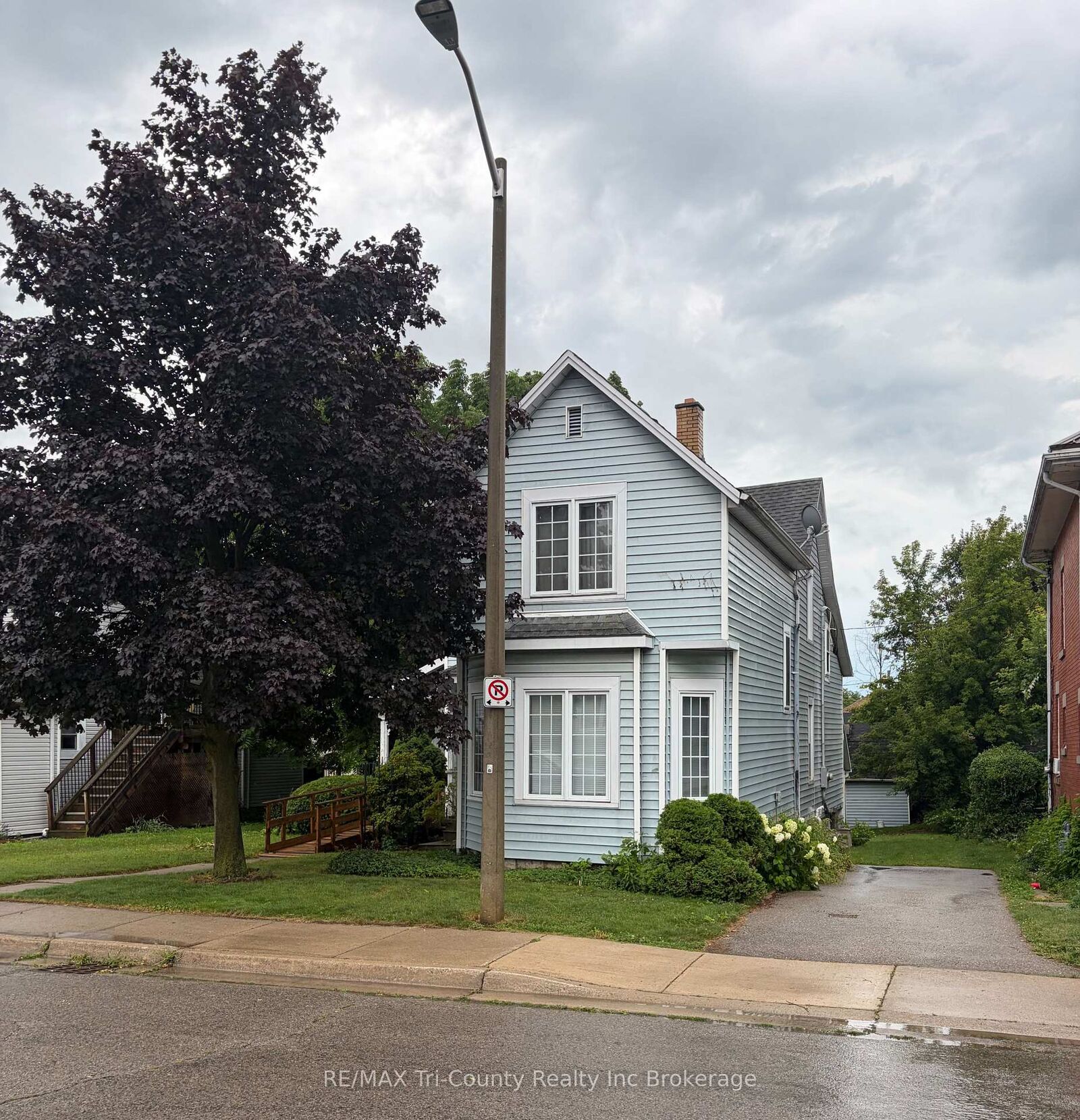Property Photo: 53 Brock Street W ON N4G 2A4