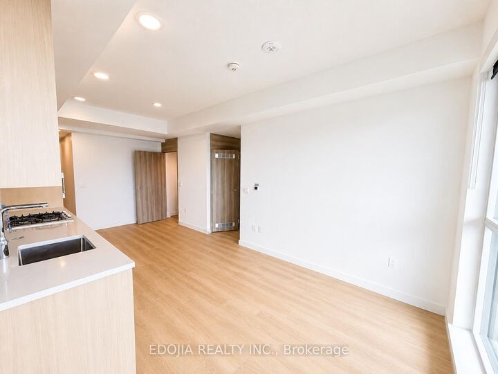 Photo de la propriété:  18 Esther Shiner Boulevard 1815  ON M2K 0J7 