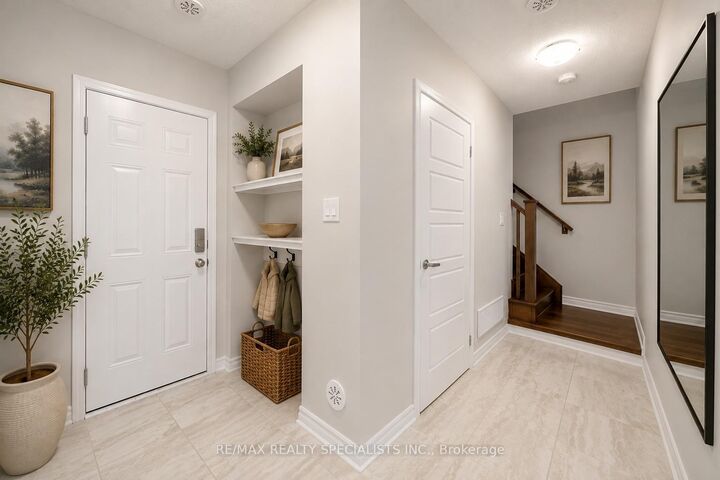 Property Photo: 510 Bellflower Court ON L9T 2X5