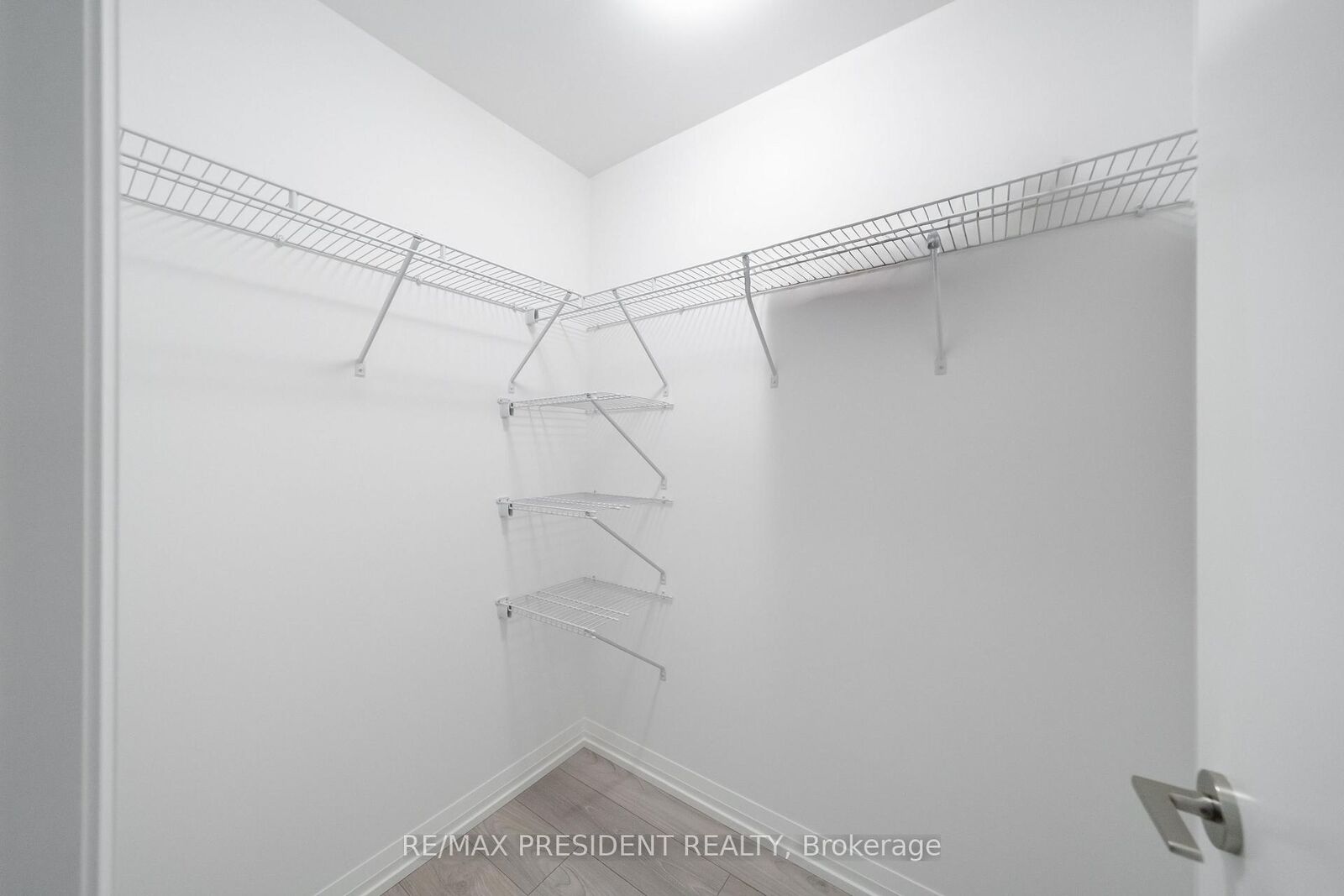 Property Photo: 400 King Street W 610 ON M5V 1K2