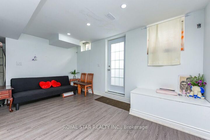 Property Photo:  118 Tiller Trail  ON L6X 4S8 