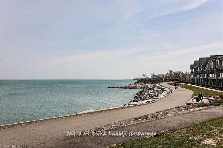 Photo de la propriété: 385 Winston Road 804 ON L3M 4E8