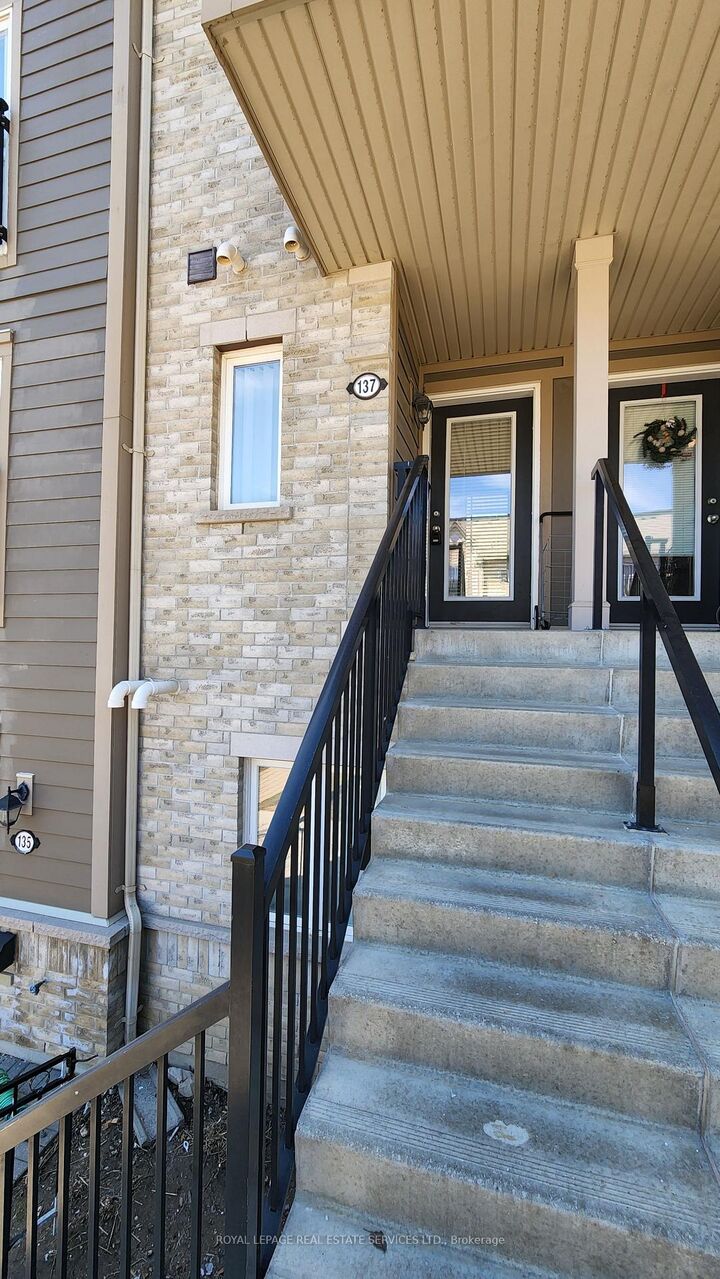 Property Photo: 2891 Rio Court 137 ON L5M 0S3