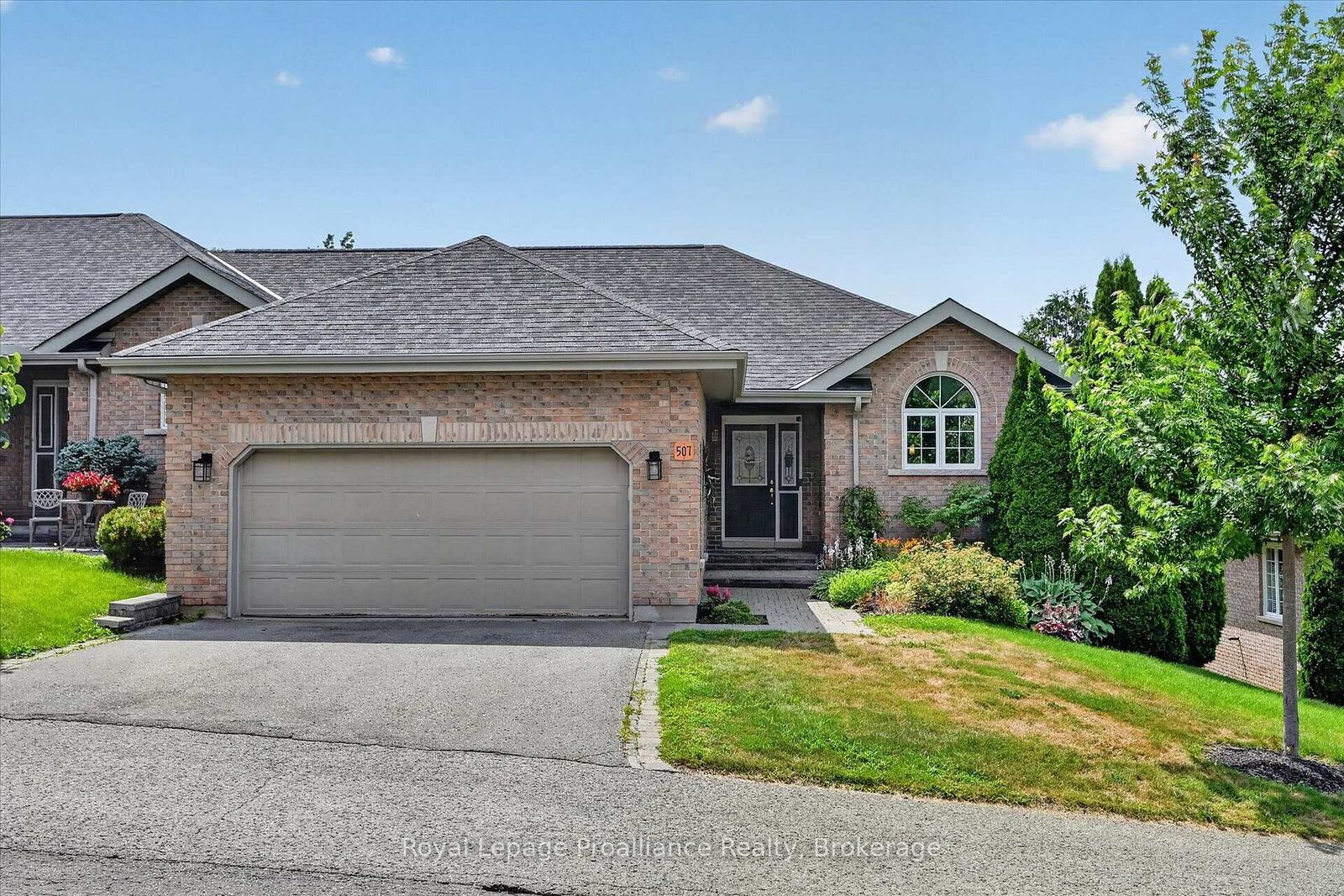 Property Photo: 1742 Ravenwood Drive 507 ON K9K 2R6