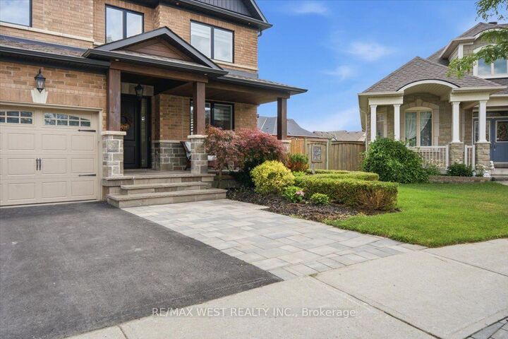 Property Photo:  38 Shiner Drive  ON L4E 0C3 