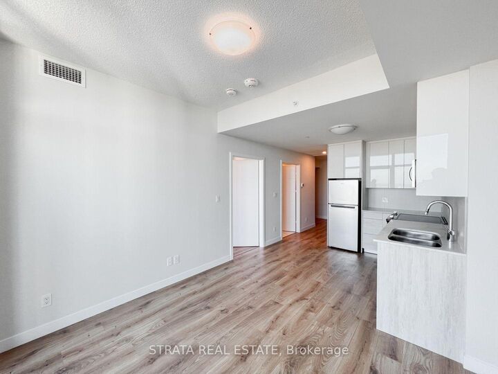 Property Photo:  60 Frederick Street 2103  ON N2H 0C7 