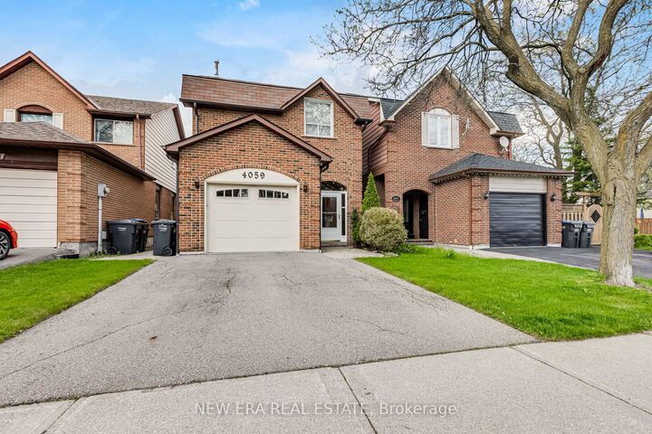 Property Photo:  4059 Teakwood Drive  ON L5C 3L3 