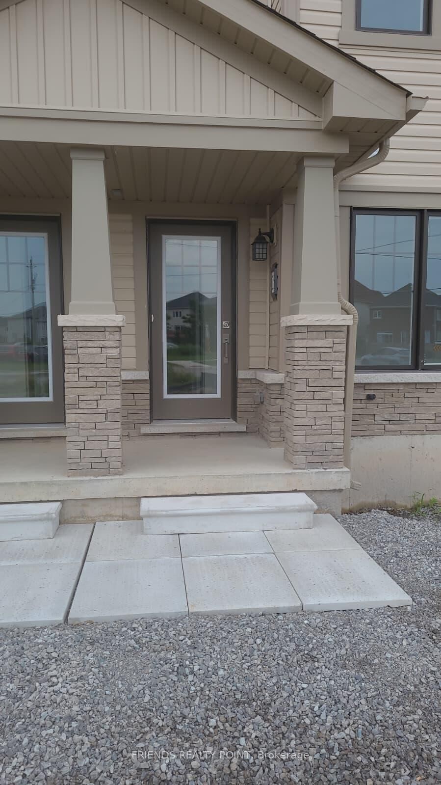 Property Photo:  25 Vanderburg Lane  ON L2V 0R1 