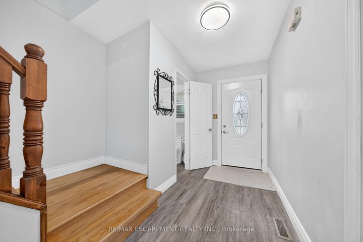 Property Photo: 860 Rymal Road E 27 ON L8W 2X4