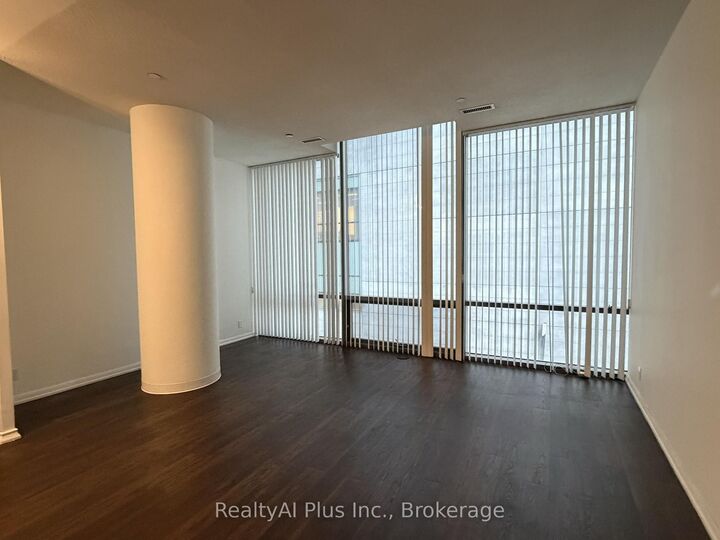 Property Photo: 832 Bay Street 213 ON M5S 1Z6