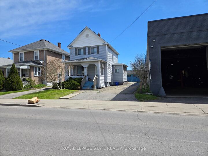 Property Photo: 224 Burgar Street ON L3B 2T4