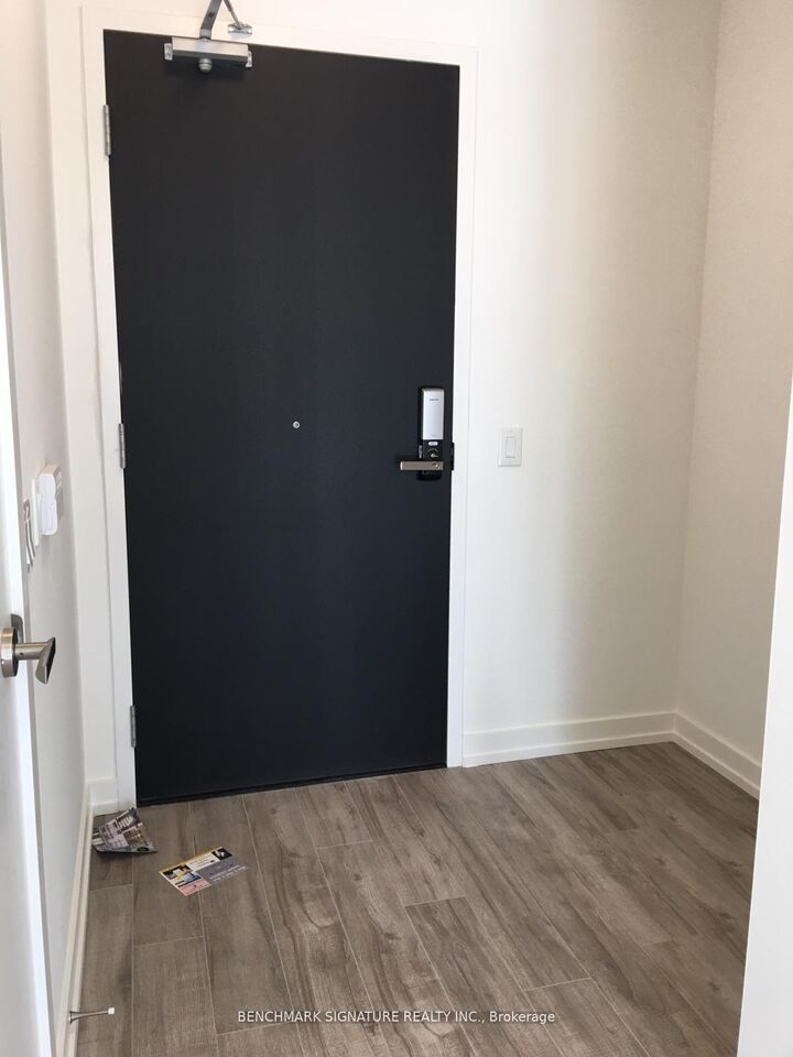 Property Photo:  77 Shuter Street 1815  ON M5B 0B8 