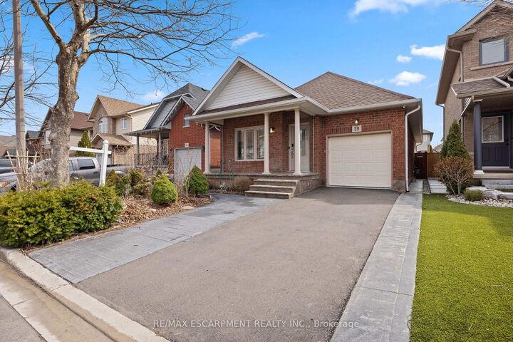Property Photo: 39 McKibbon Avenue ON L0R 1P0