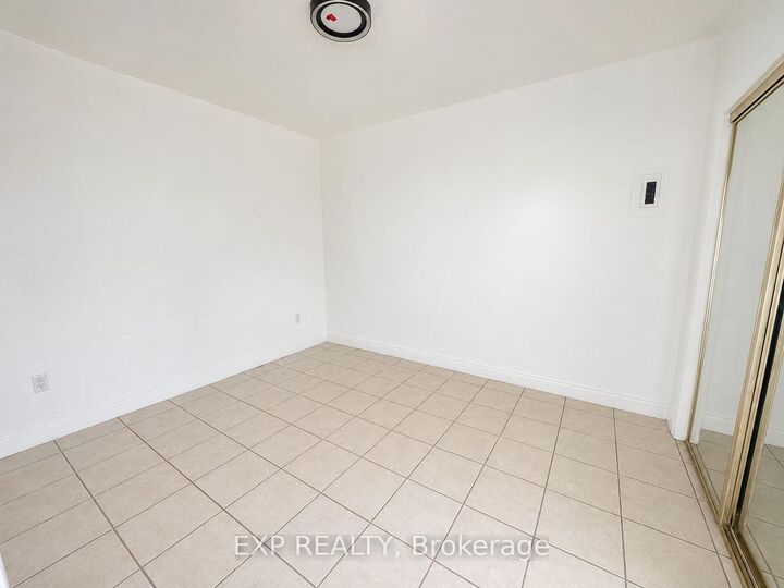 Property Photo:  41 Geneva Street 2  ON L2R 4M5 