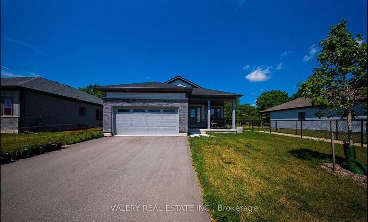 Property Photo:  142 Ellen Street  ON N0G 1B0 