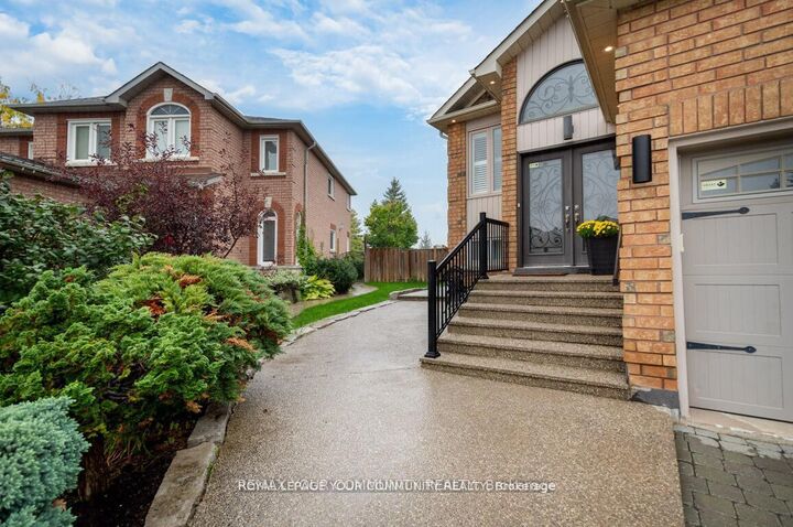 Property Photo: 63 Rolling Hills Lane ON L7E 1T8