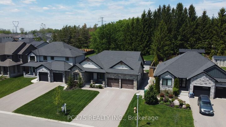 Photo de la propriété: 22 Talbot Grove Lane ON N5P 3T2