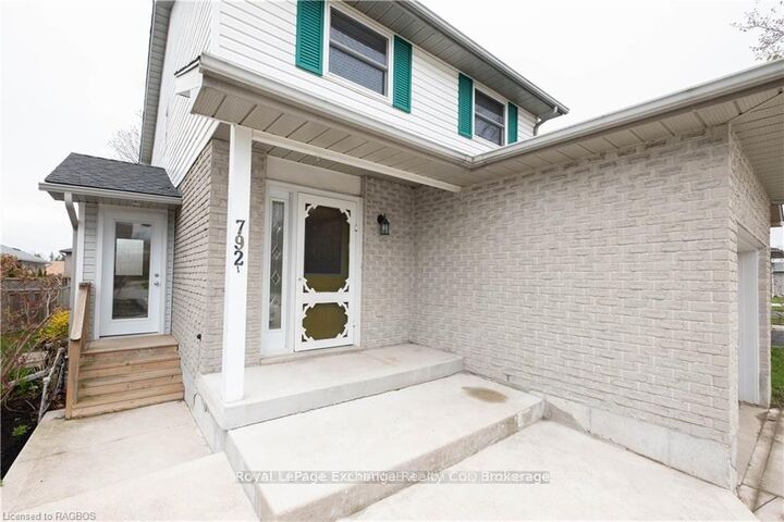 792 Mackendrick Drive — photo 1