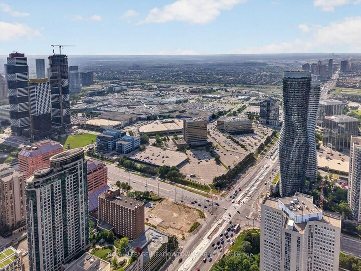 Property Photo: 1580 Mississauga Valley Boulevard 1501 ON L5A 3T8