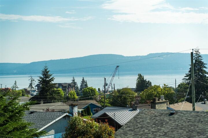 Property Photo: 8067 York Ave BC V0R 1R0