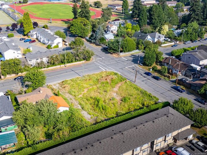 Property Photo:  5850 Howard Ave  BC V9L 2Y8 
