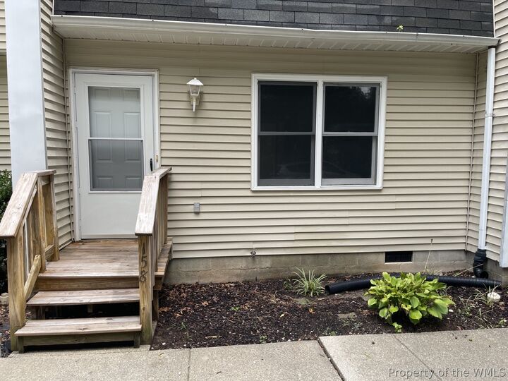 Property Photo: 158 Albemarle Drive VA 23185