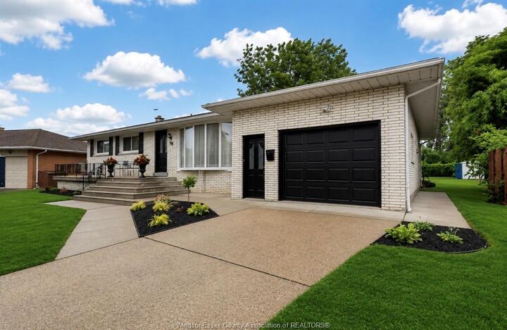 Property Photo: 39 Johnson Avenue ON N8H 3T8