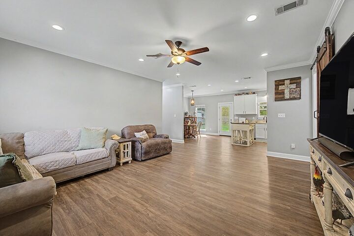 Property Photo:  214 Autumn Leaf Dr  GA 31763 