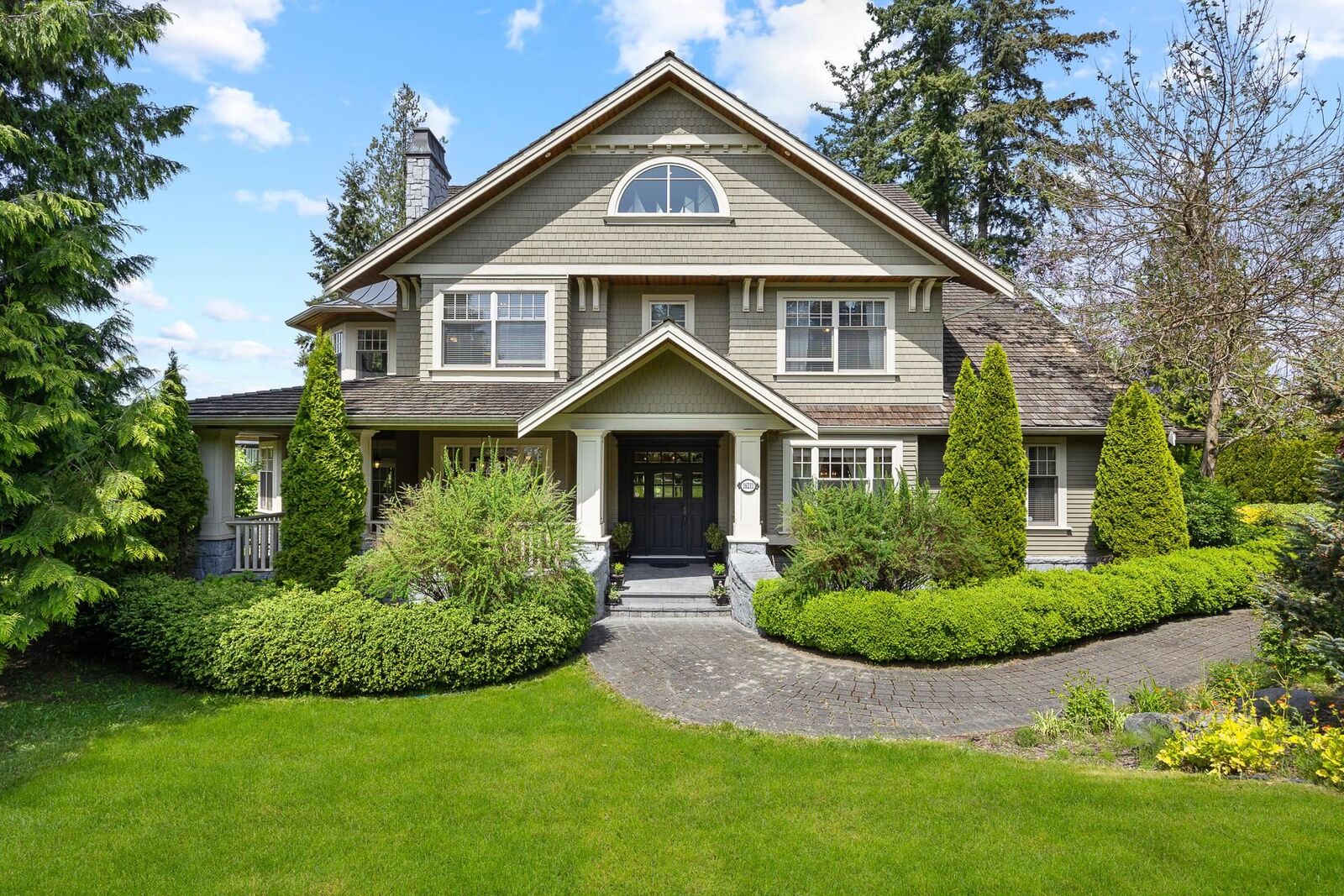 Property Photo: 16211 29 Avenue BC V3Z 9X4