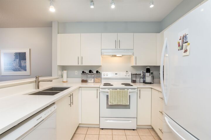 Property Photo:  147 E 1st Street 313  BC V7L 1B2 