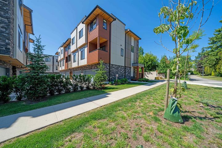 Property Photo: 15950 Alder Place 8 BC V4A 0C9