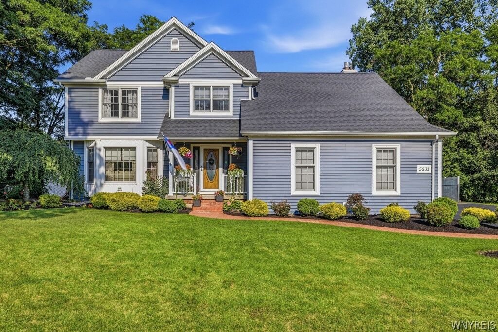 Property Photo:  5533 Twilight Lane  NY 14094 
