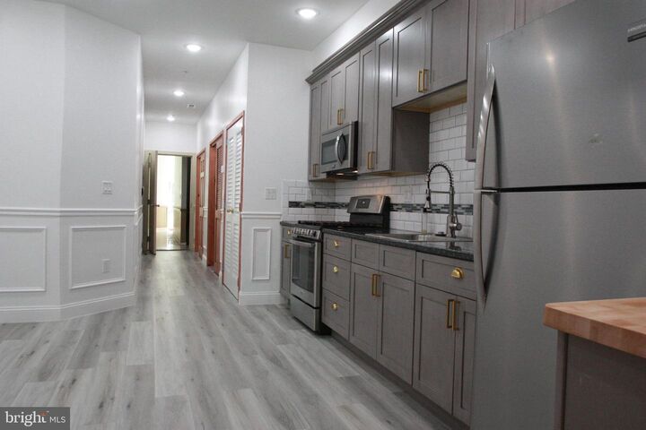 Property Photo:  1233 S Broad Street 1R  PA 19147 