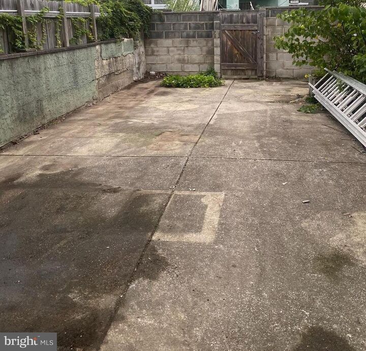 Property Photo:  1033 Federal Street  PA 19147 