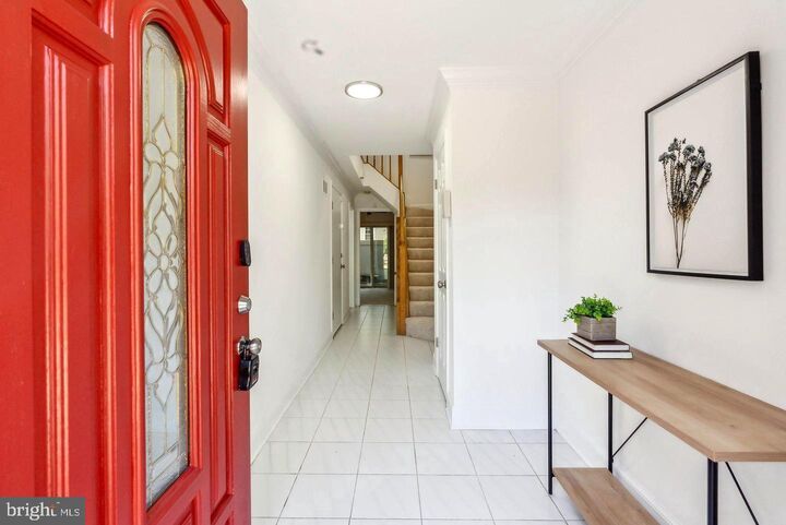 Property Photo: 695 W Glebe Road VA 22305