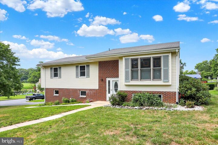 Property Photo:  61 Sheraton Drive  PA 17013 