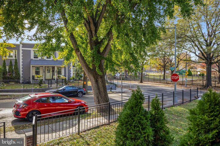 Property Photo: 1100 Holbrook Terrace NE 2 DC 20002