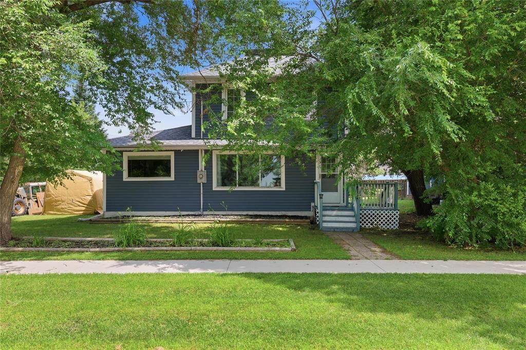Property Photo:  387 Joubert Street  MB R0A 1V0 