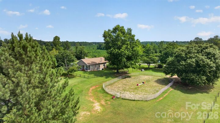 Property Photo: 1568 John Smith Road NC 28722