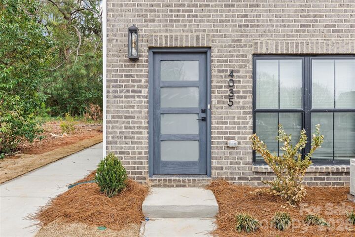Property Photo: 4039 S Tryon Street NC 28217