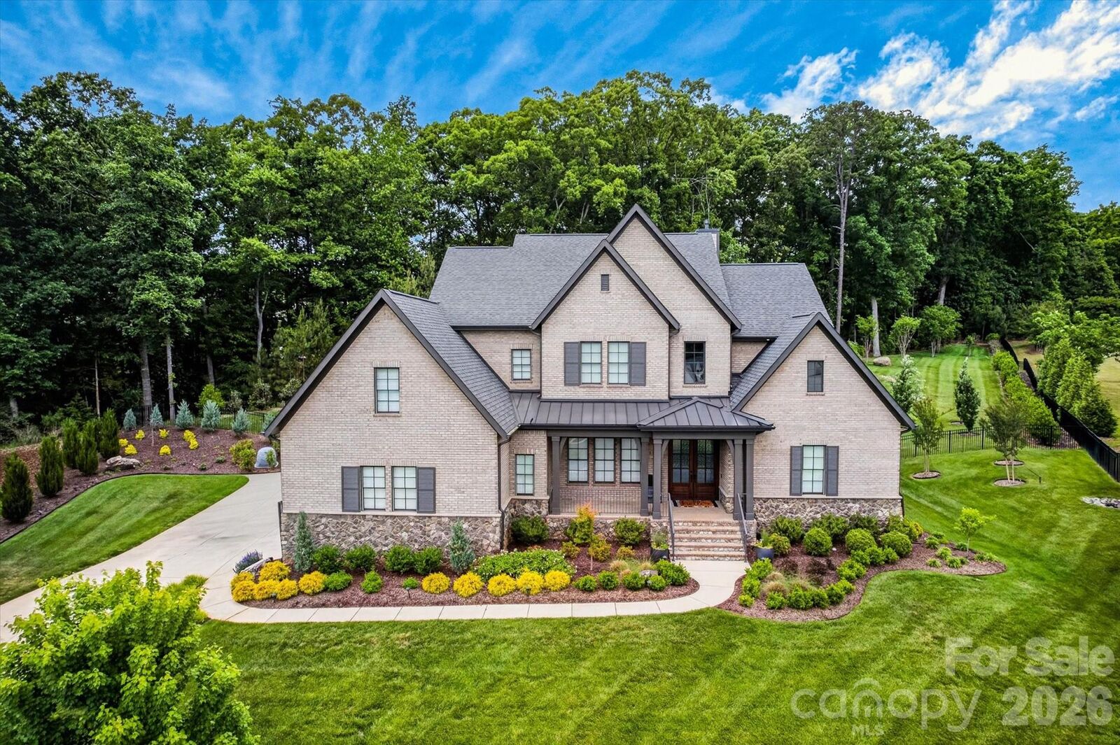 Property Photo:  1115 Shelton Oaks Court  NC 28105 