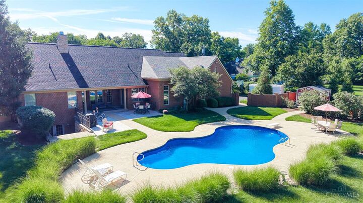 Property Photo:  8000 Chinquapin Lane  OH 45243 