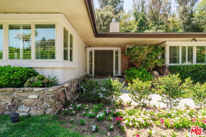 Property Photo:  1355 Shadybrook Dr  CA 90210 