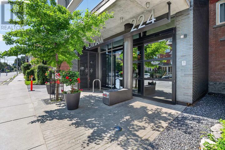 Property Photo: 224 Lyon Street North 1411 ON K1R 0C1
