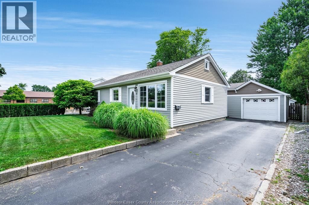 Property Photo:  4 Sherman  ON N8H 2S1 