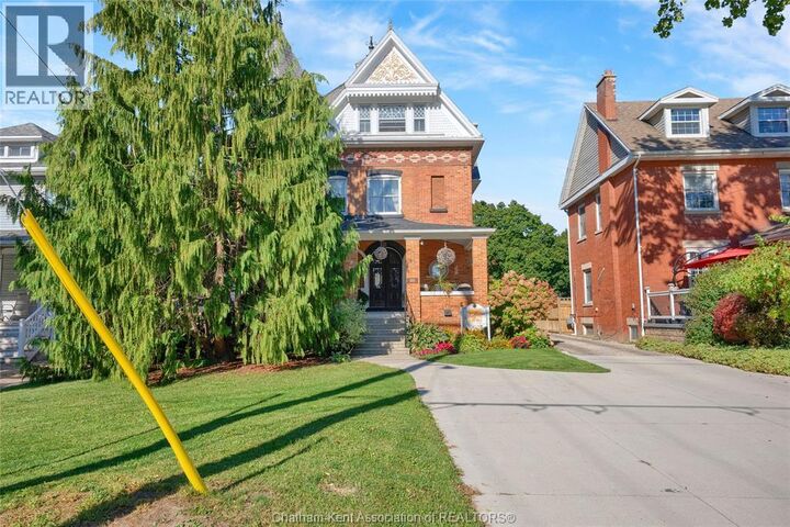 Property Photo: 325 Wellington Street West ON N7M 1K2