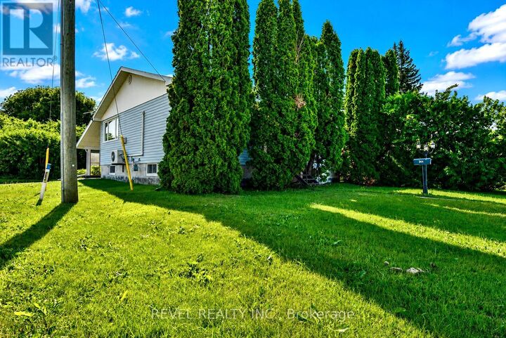 Property Photo:  344 Spruce Street North  ON P4N 6N5 