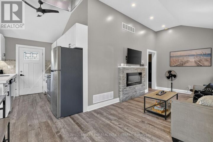 Property Photo: 176 Pleasant Boulevard ON L4P 2S4