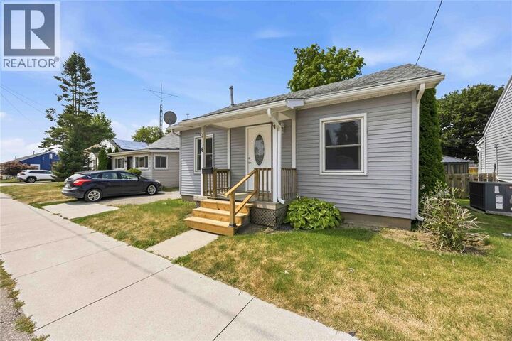 Property Photo:  6 McNaughton Avenue  ON N8A 1R8 
